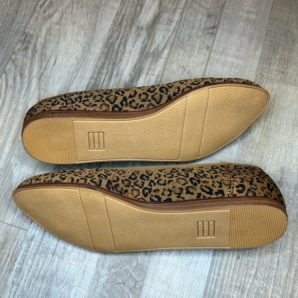 TOMS Katie Knit Flats Tan/Brown Size 5.5 Women Animal Print Cute Shoes TOMS Bran - Picture 5 of 8